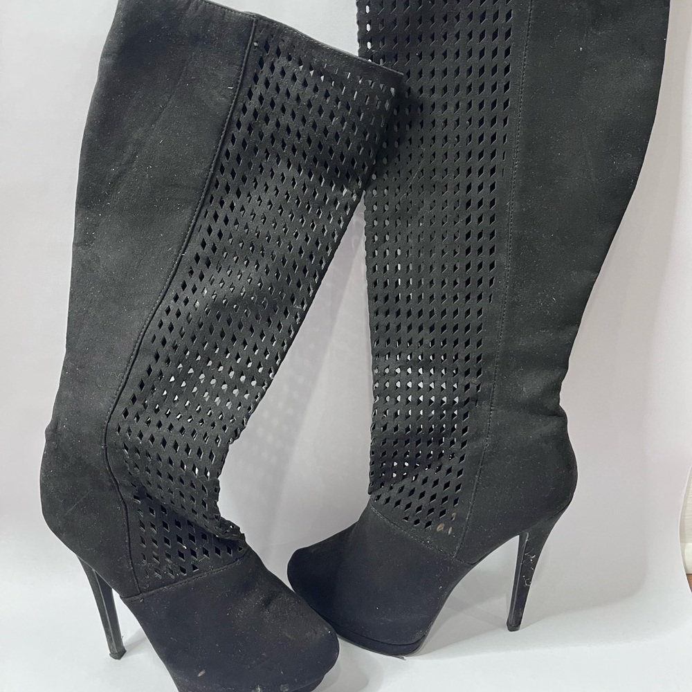 Elegant Black Knee-High Stiletto Boots